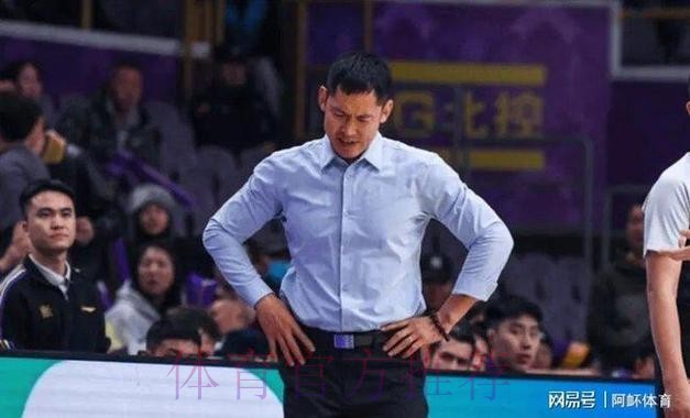 输广州发布会!张庆鹏怒斥全队防守太软,不能赢一场就松懈! 输广州发布会!张庆鹏怒斥全队防守太软,不能赢一场就松懈!